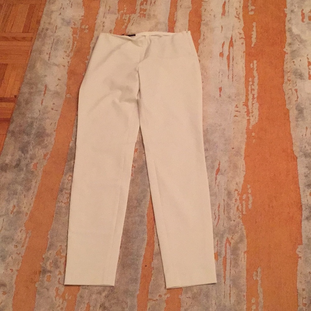 Pants that are new but don’t feet me
